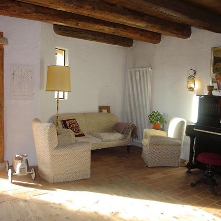 La Casa Altrui- Camere E Zona Relax Con Giardino コーレド エクステリア 写真