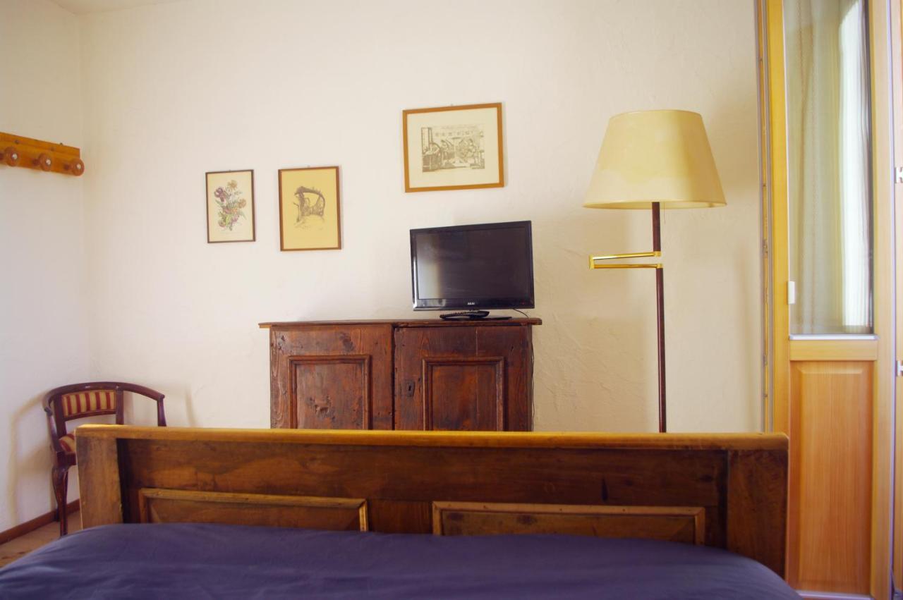La Casa Altrui- Camere E Zona Relax Con Giardino コーレド エクステリア 写真