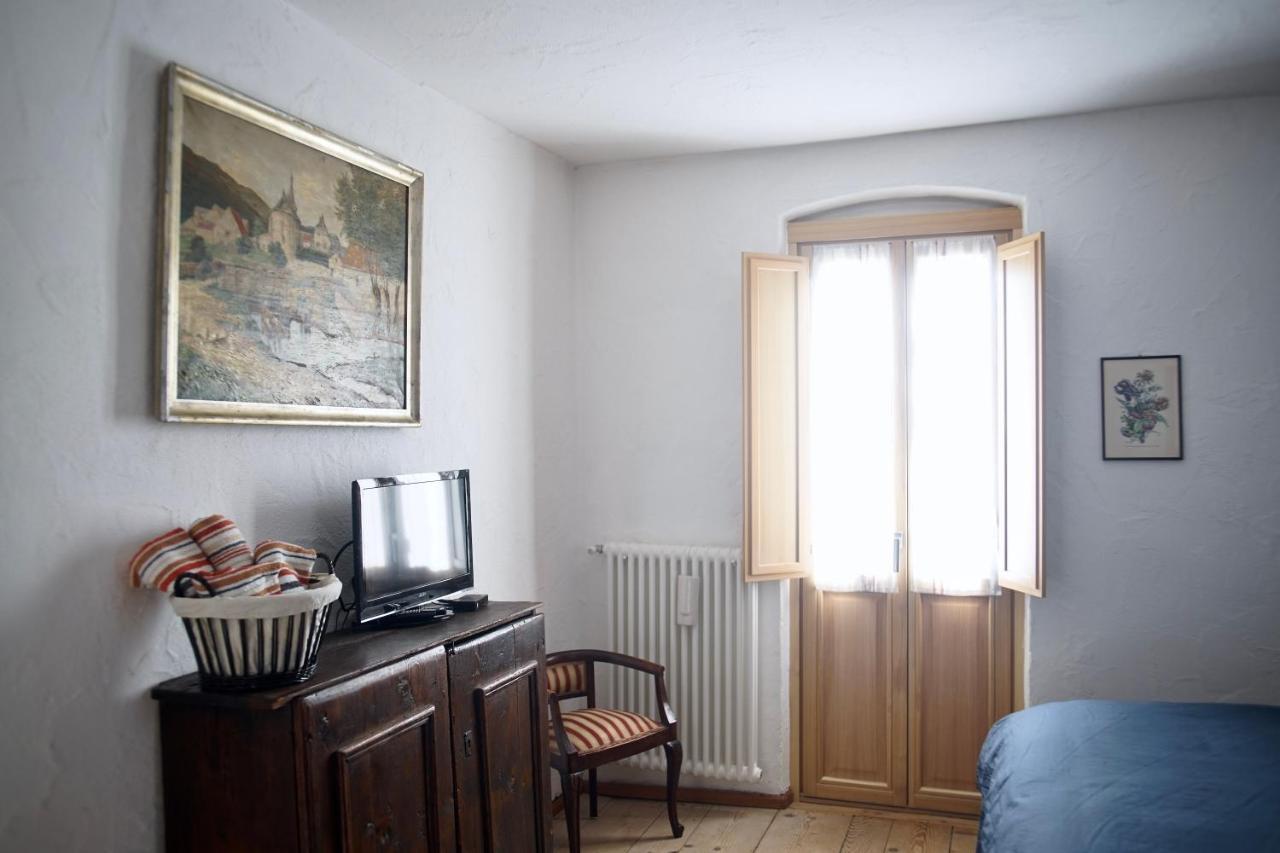 La Casa Altrui- Camere E Zona Relax Con Giardino コーレド エクステリア 写真