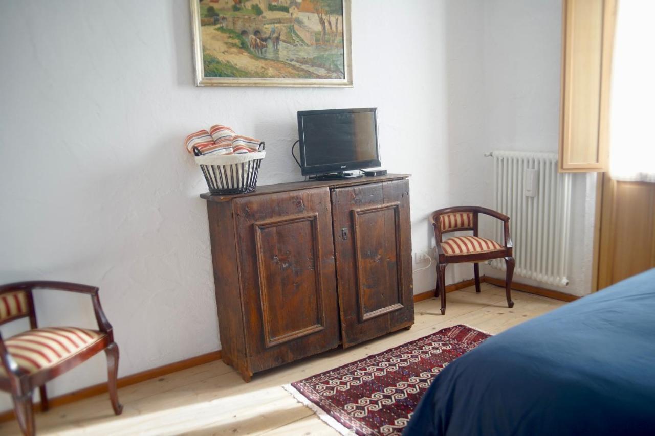 La Casa Altrui- Camere E Zona Relax Con Giardino コーレド エクステリア 写真